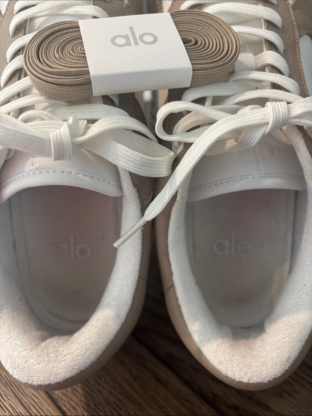 Alo Yoga Recovery Mode Sneaker White and Gravel W Size 10 - Picture 6 of 7